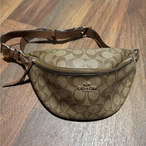 Coach Essentials Tan Signature Belt Bag/ Fanny Pack